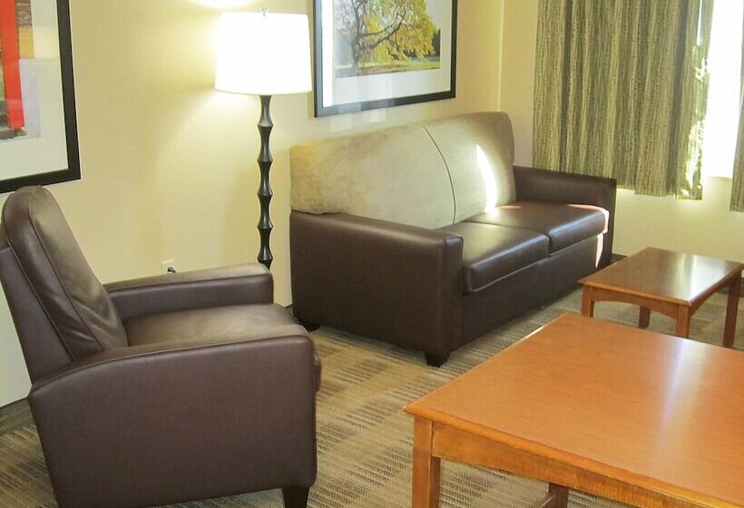 فندق Suburban Studios Jackson North