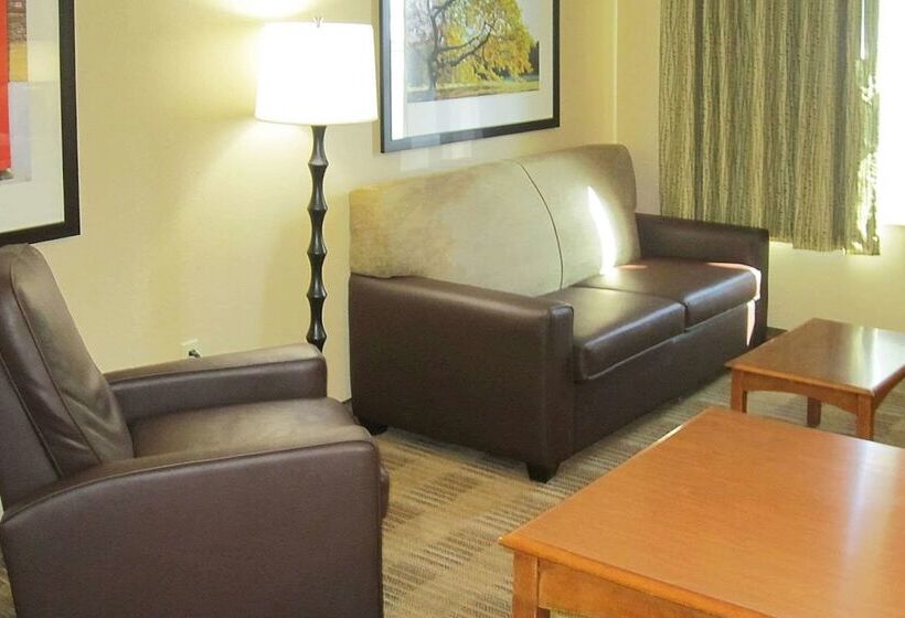 فندق Suburban Studios Jackson North