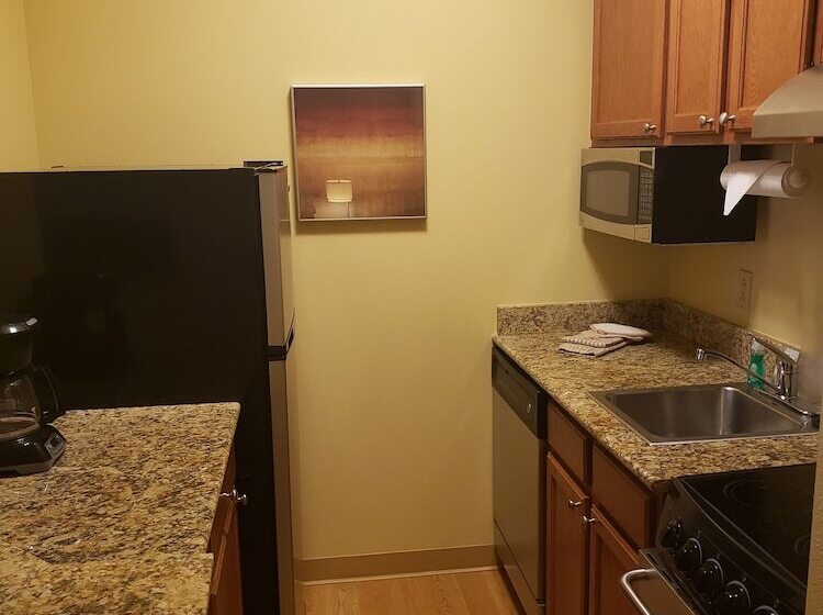 Отель Hawthorn Extended Stay By Wyndham Cincinnati Ne/mason