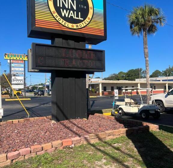 Hole Inn The Wall Hotel   Fort Walton Beach   Sunset Plaza   Nearby Beaches & Hurlburt