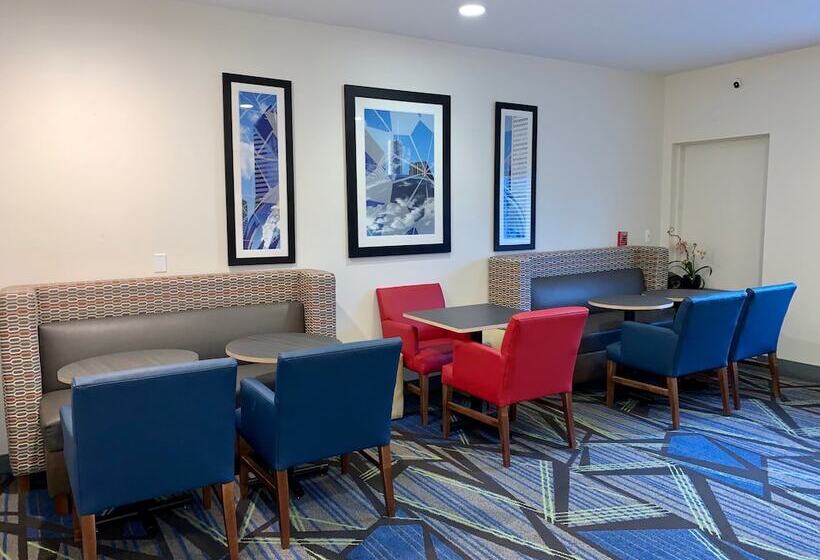 בית מלון כפרי Holiday Inn Express & Suites Chicago Libertyville, An Ihg