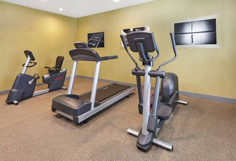 בית מלון כפרי Holiday Inn Express & Suites Chicago Libertyville, An Ihg