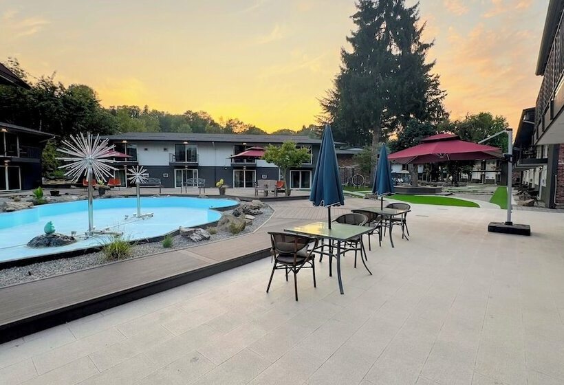 ホテル Interurban Suites