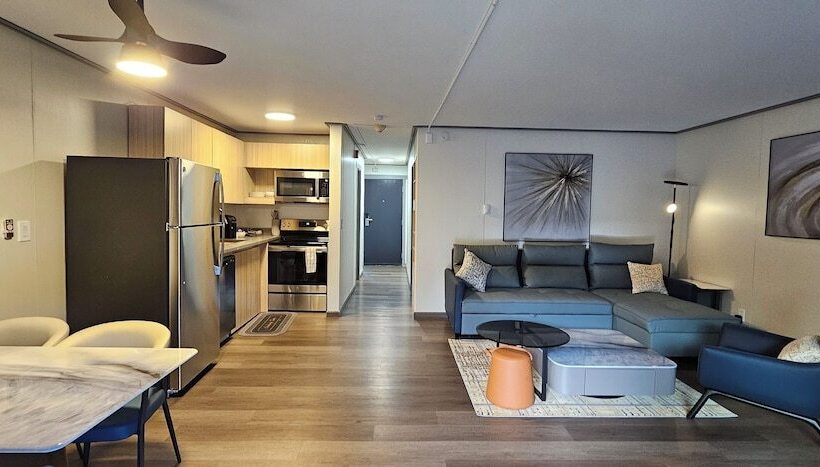 ホテル Interurban Suites