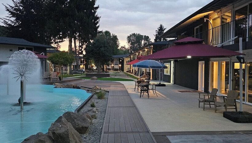 ホテル Interurban Suites