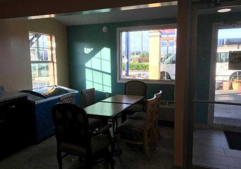 هتل Rodeway Inn Oxford