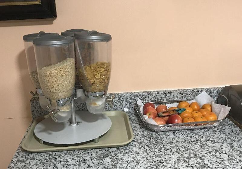 هتل Rodeway Inn Oxford