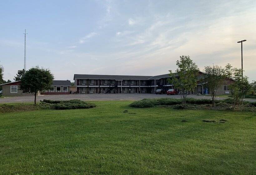 فندق Pine River Inn