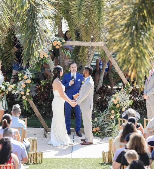 فندق Postcard Inn On The Beach