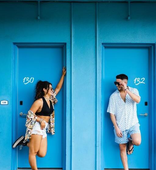 فندق Postcard Inn On The Beach