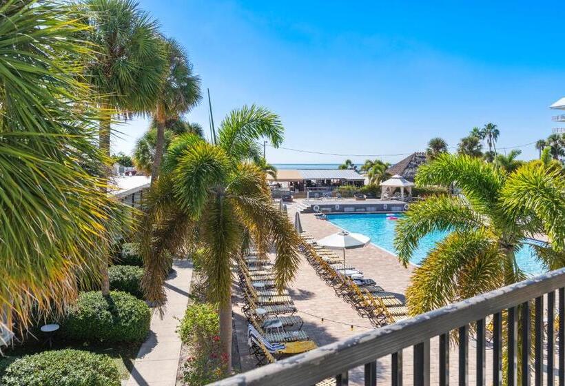 فندق Postcard Inn On The Beach