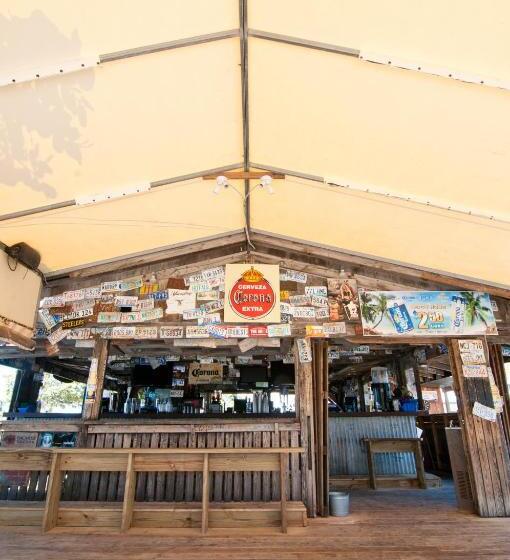 فندق Postcard Inn On The Beach