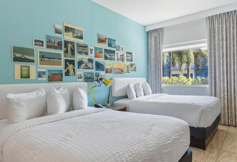 فندق Postcard Inn On The Beach