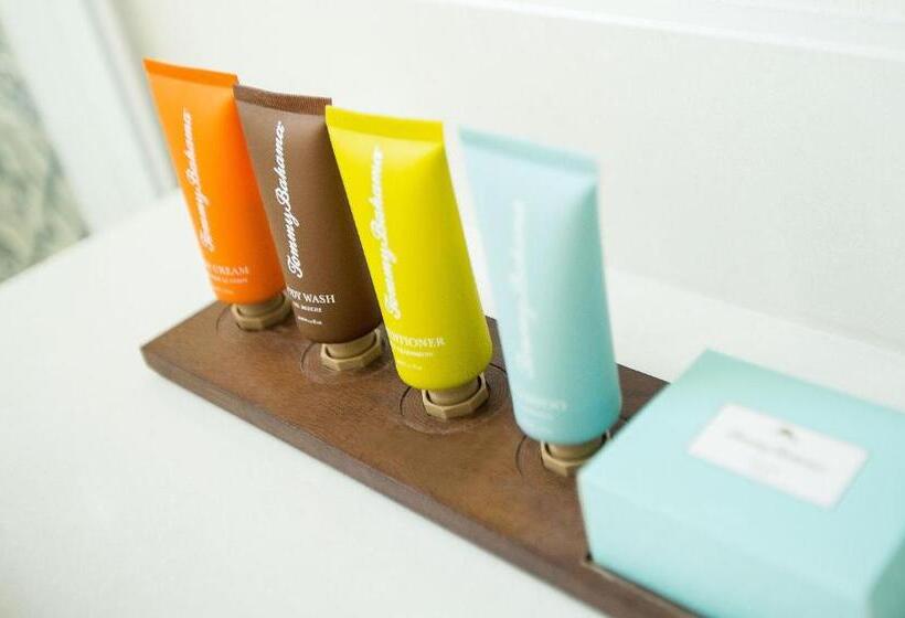 فندق Postcard Inn On The Beach