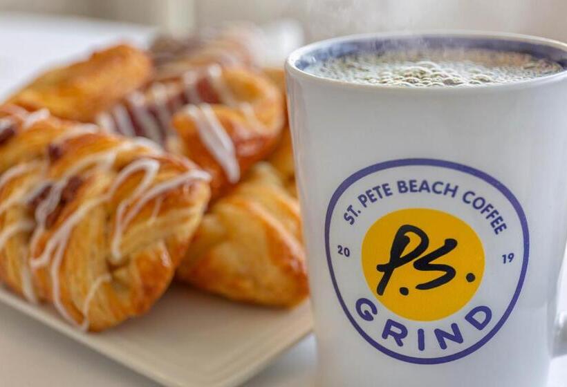 فندق Postcard Inn On The Beach