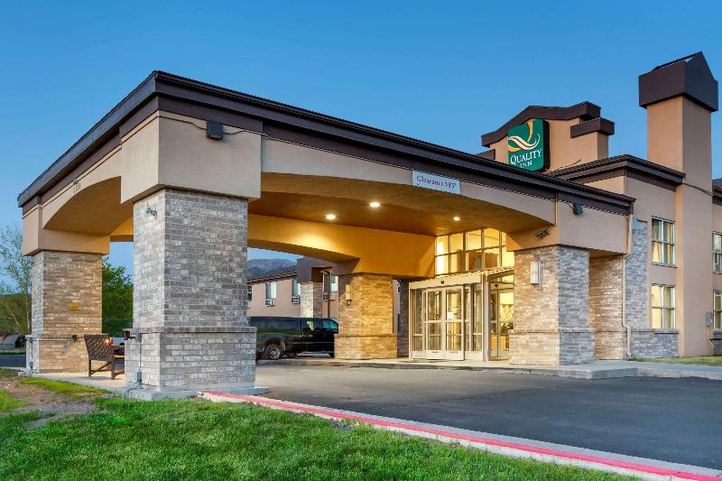 호텔 Quality Inn Logan Near University