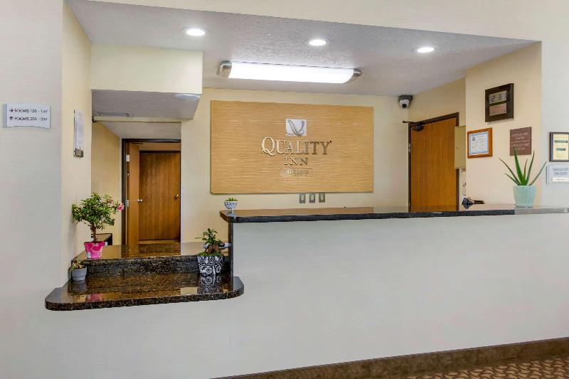 호텔 Quality Inn Logan Near University