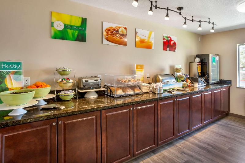 호텔 Quality Inn Logan Near University