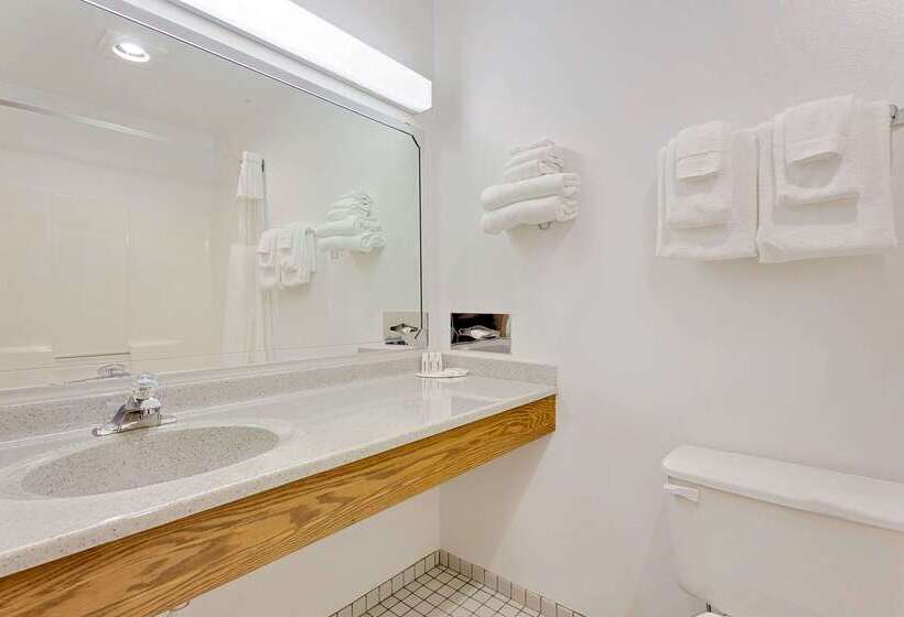 فندق Ramada By Wyndham Richland Center