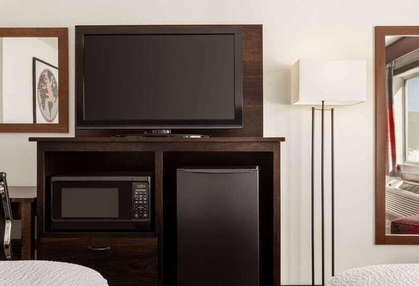 فندق Ramada By Wyndham Richland Center