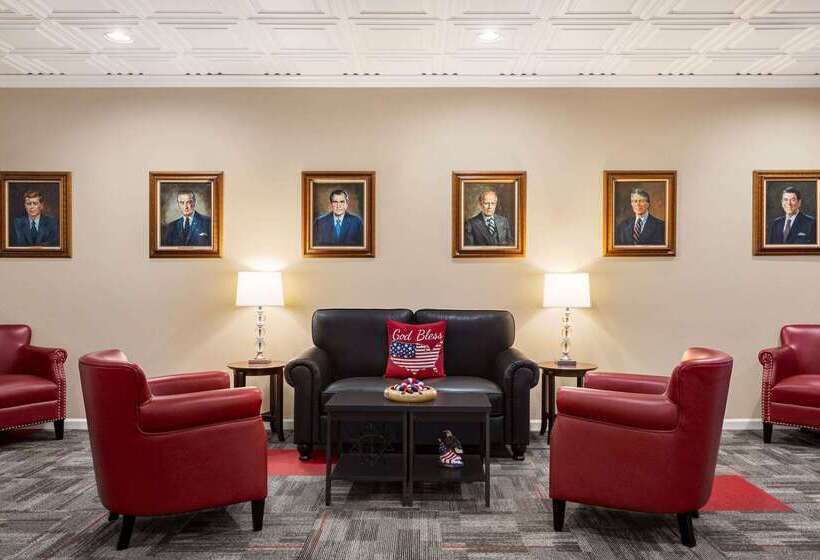 فندق Ramada By Wyndham Richland Center