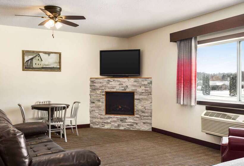 فندق Ramada By Wyndham Richland Center