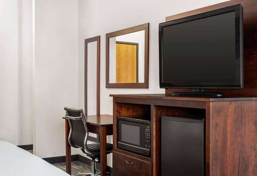 فندق Ramada By Wyndham Richland Center