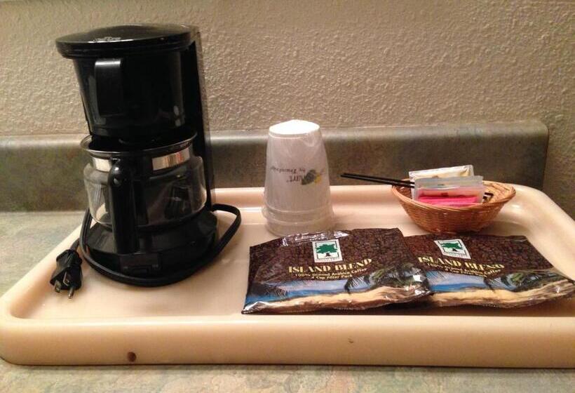 فندق Redwood Inn