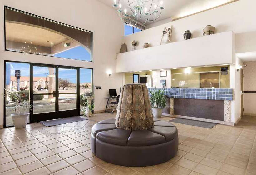 בית מלון כפרי Rodeway Inn