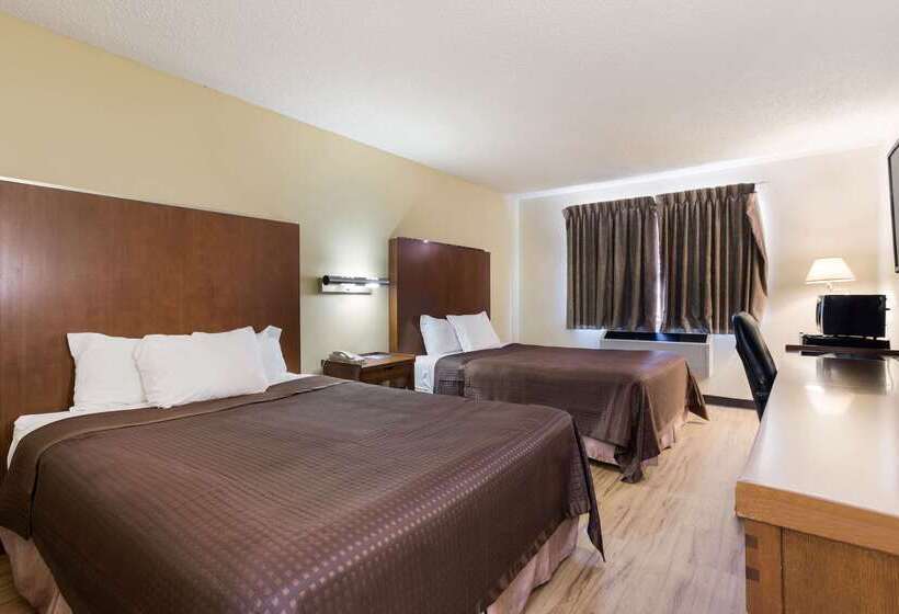 בית מלון כפרי Rodeway Inn