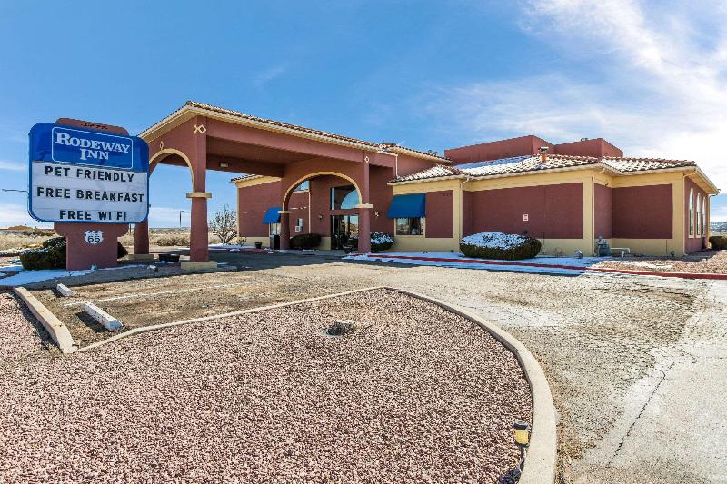 בית מלון כפרי Rodeway Inn