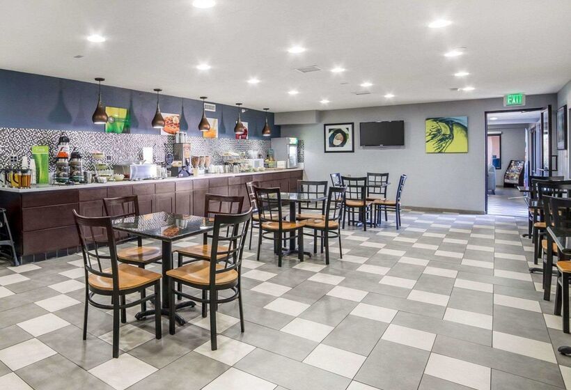 فندق Rodeway Inn & Suites