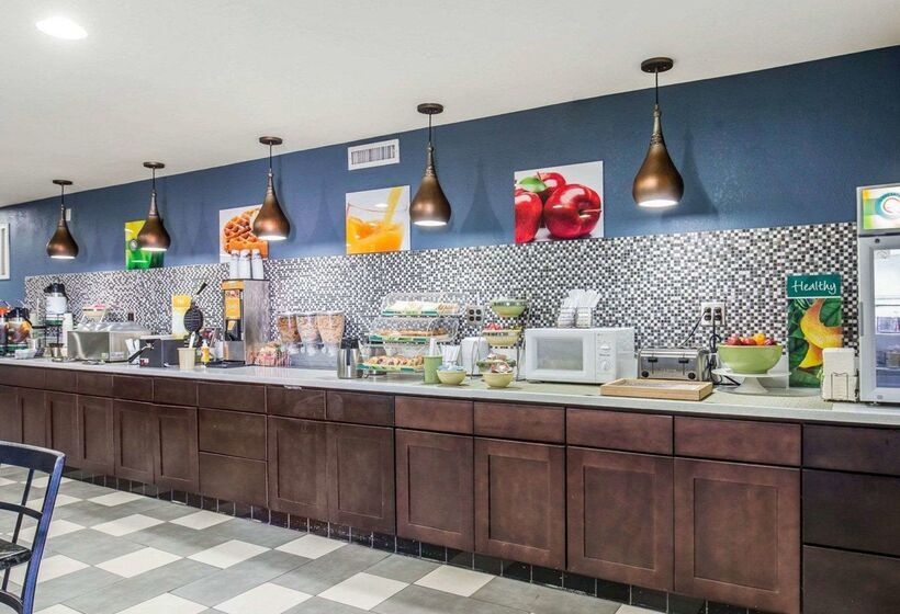 فندق Rodeway Inn & Suites