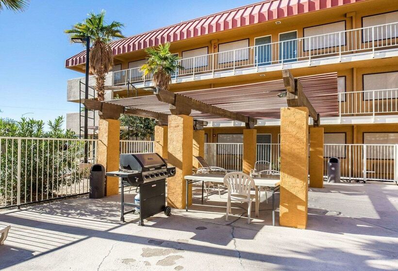 فندق Rodeway Inn & Suites