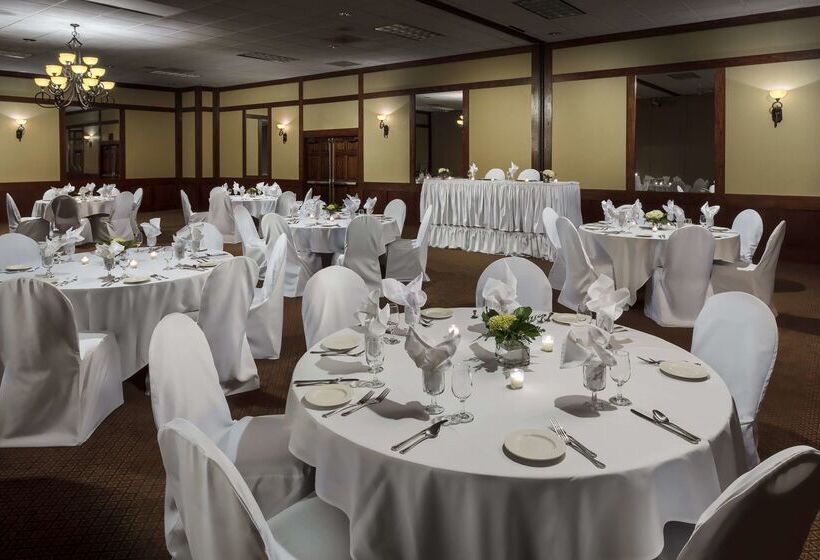 Отель Roosevelt Grand Dakota, Surestay Collection By Best Western