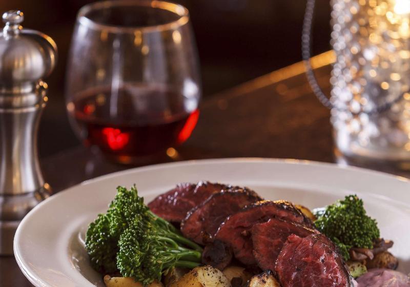 Отель Roosevelt Grand Dakota, Surestay Collection By Best Western