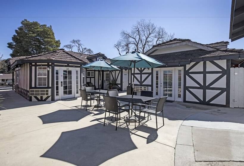 בית מלון כפרי Solvang Inn & Cottages