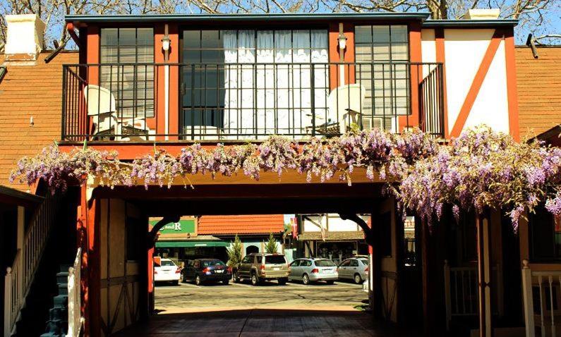 בית מלון כפרי Solvang Inn & Cottages