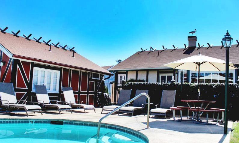 בית מלון כפרי Solvang Inn & Cottages