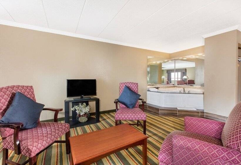 فندق Super 8 By Wyndham Frederick