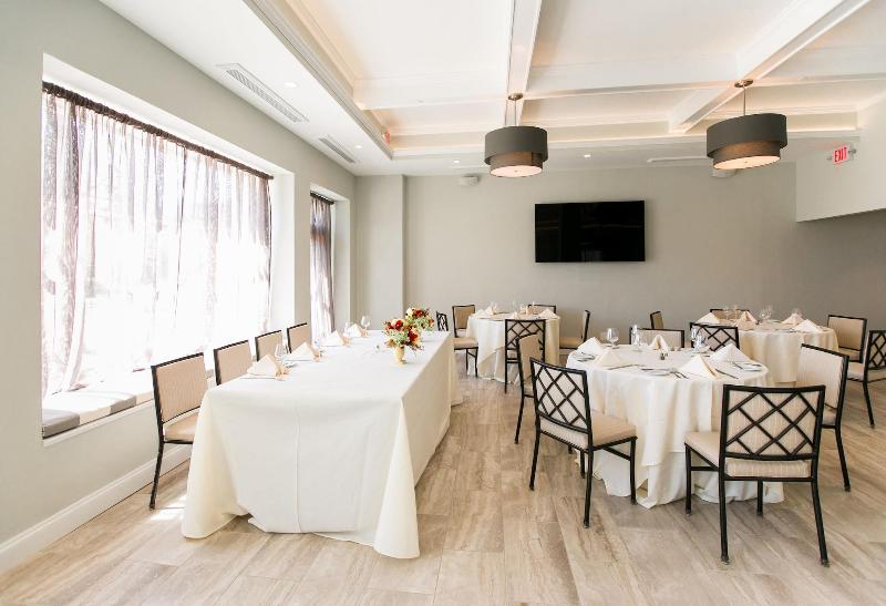 ホテル The Tidewater Inn