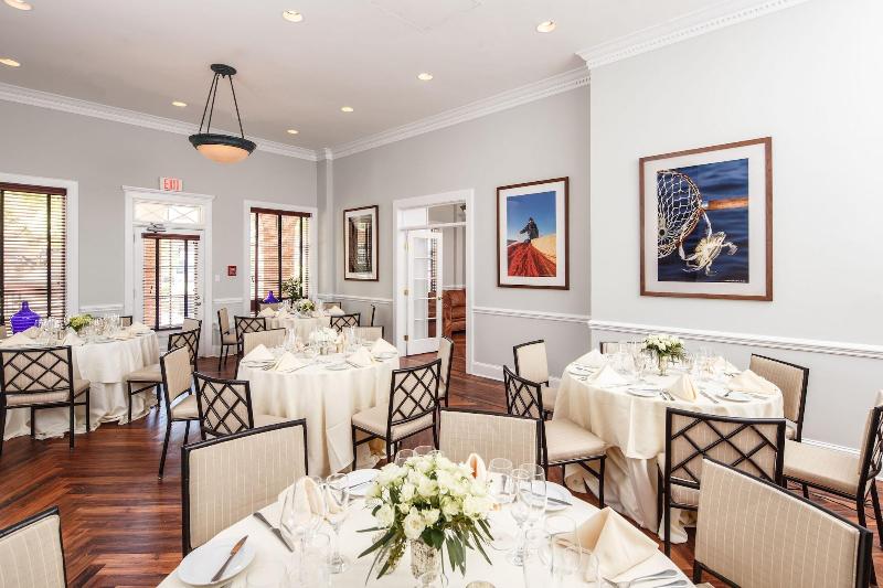 ホテル The Tidewater Inn