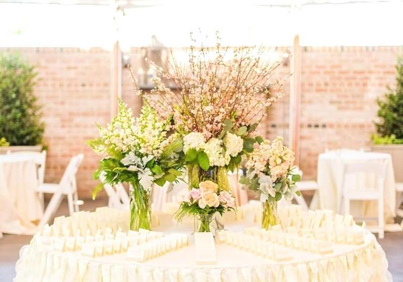 ホテル The Tidewater Inn