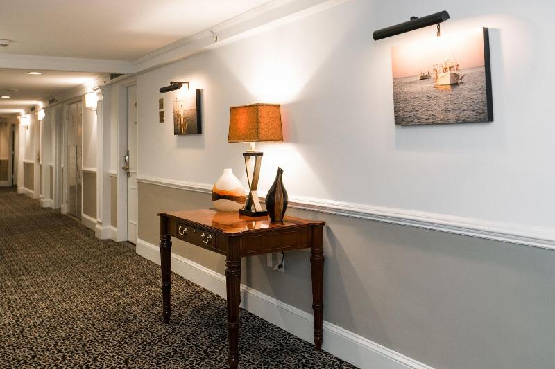 ホテル The Tidewater Inn