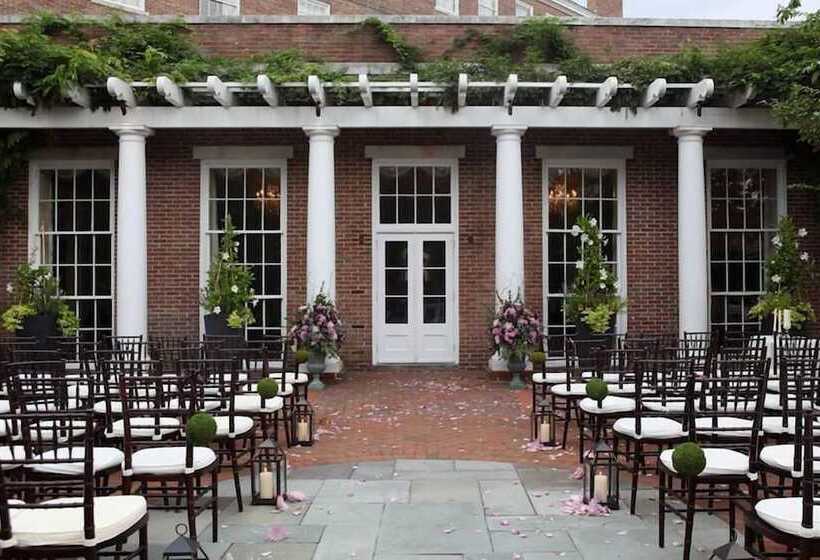 ホテル The Tidewater Inn