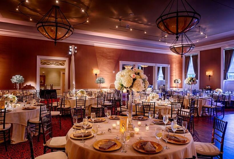 ホテル The Tidewater Inn