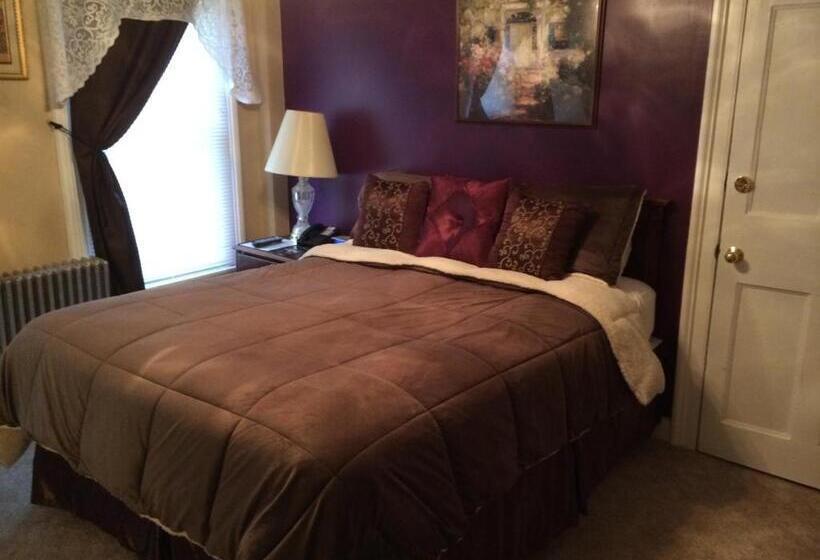 ホテル The Tunnicliff Inn