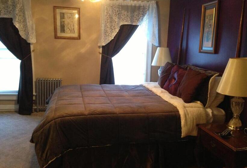 ホテル The Tunnicliff Inn