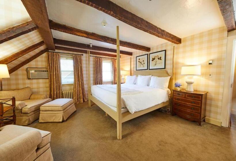 Отель Three Village Inn