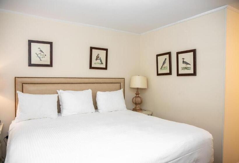 Отель Three Village Inn